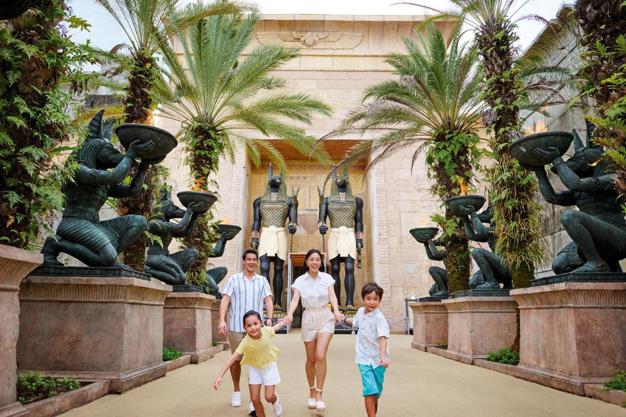 Resorts World Sentosa - Crockfords Tower Singapore Exterior photo